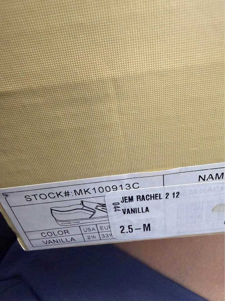 Brand new girls vanilla Michael kors shoes size 2.5 - photo 4