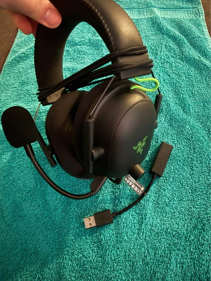 Razer BlackShark V2 Gaming Headset - photo 2