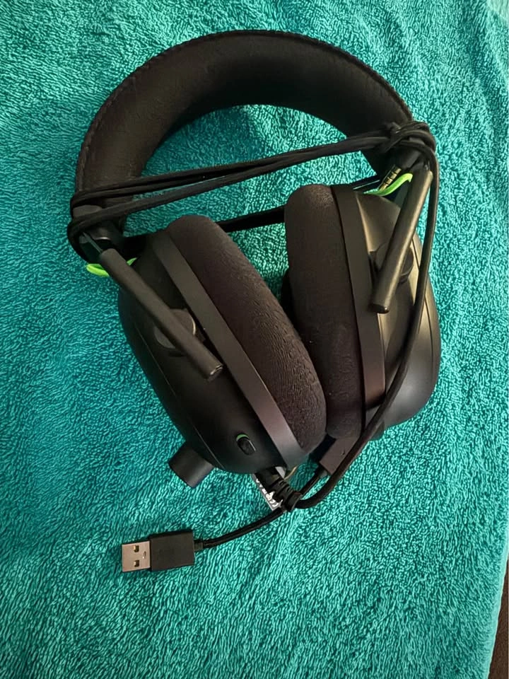 Razer BlackShark V2 Gaming Headset - photo 3