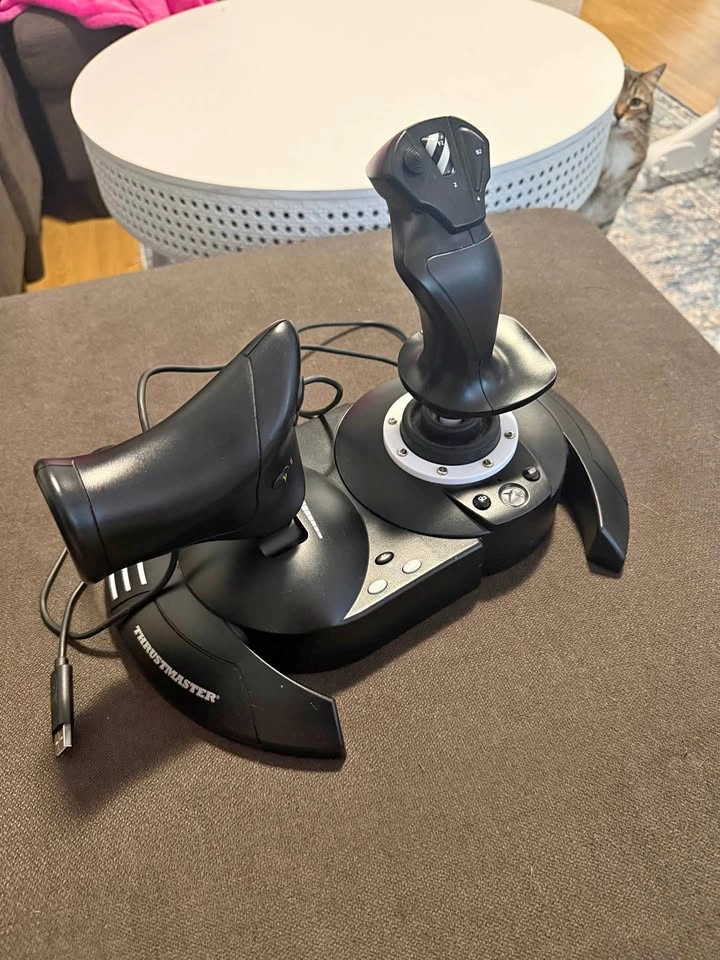 Thrustmaster T.Flight Hotas One Joystick for Xbox & PC