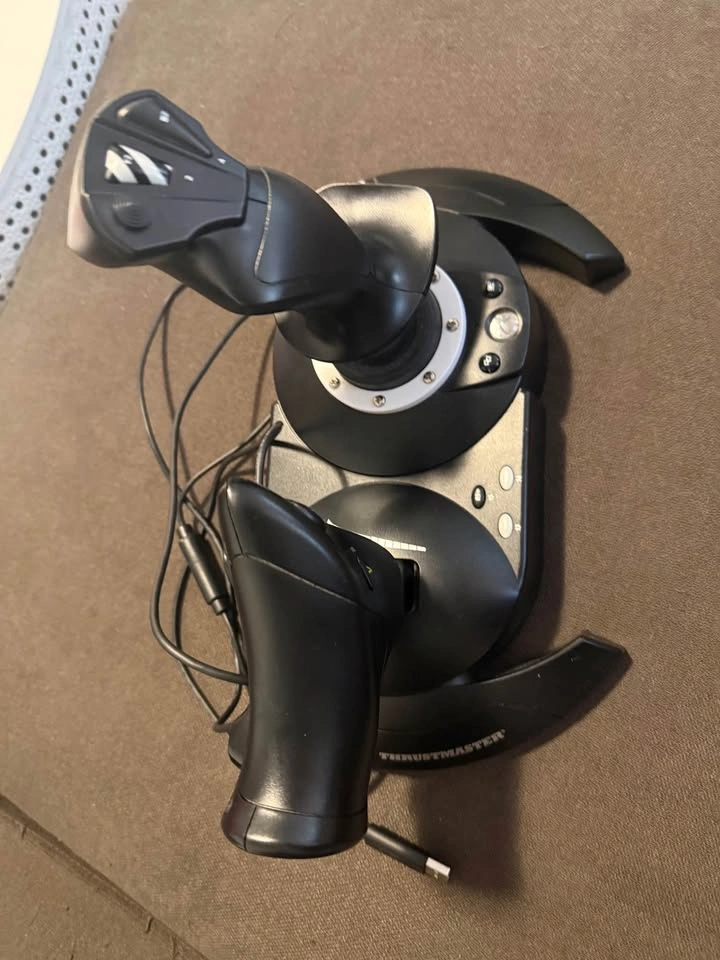 Thrustmaster T.Flight Hotas One Joystick for Xbox & PC - photo 3