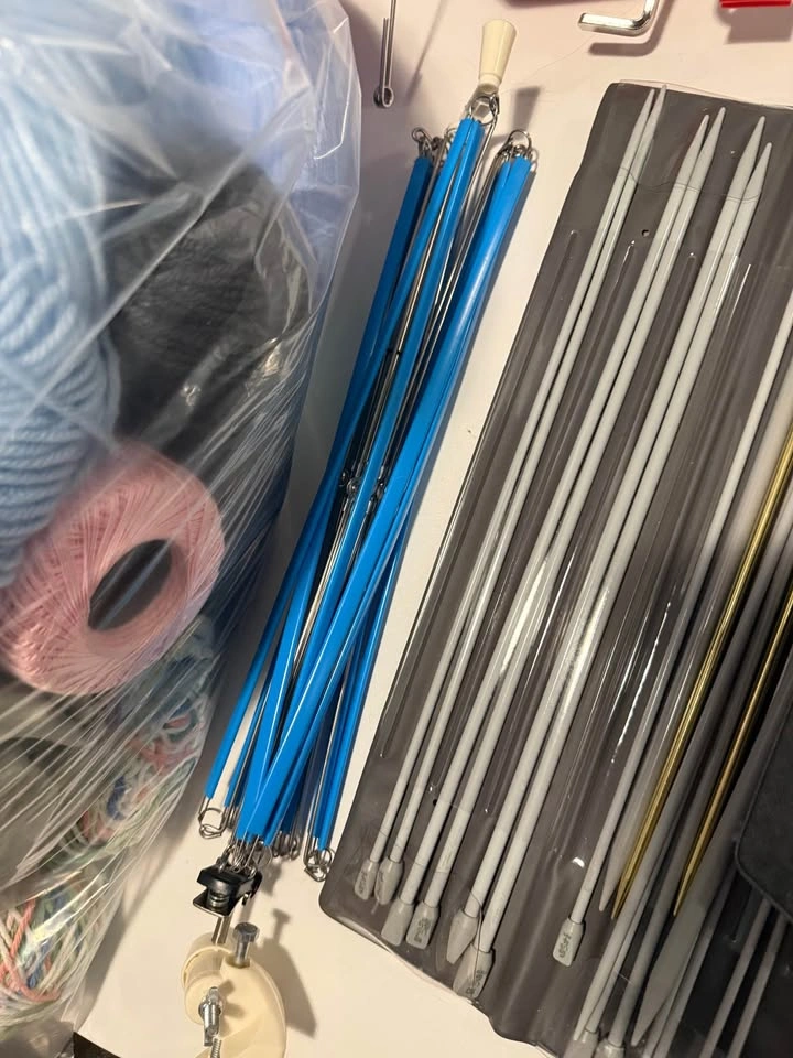 Knitting and Crochet Supplies Bundle - photo 4