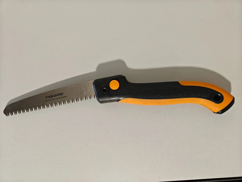 Fiskars POWER TOOTH Folding Saw (8")