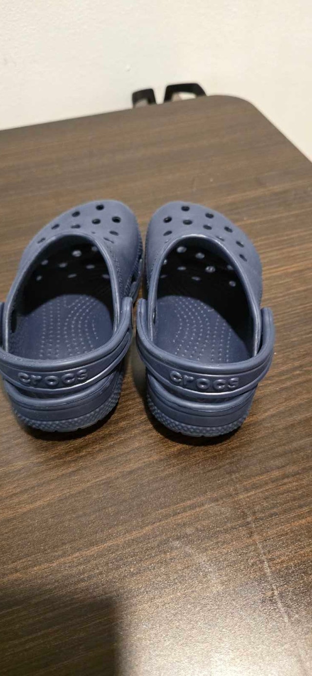 Crocs Navy Blue (kids size c9) - photo 3