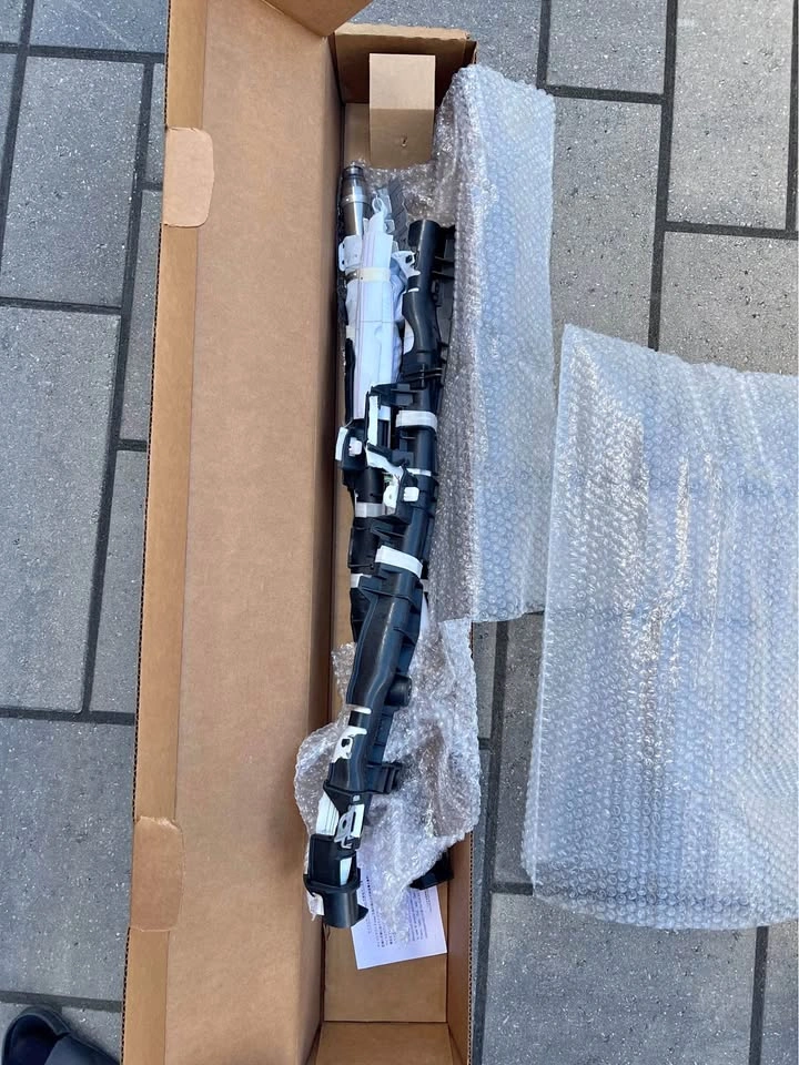 OEM Toyota Curtain Shield Airbag - Brand New. Right side