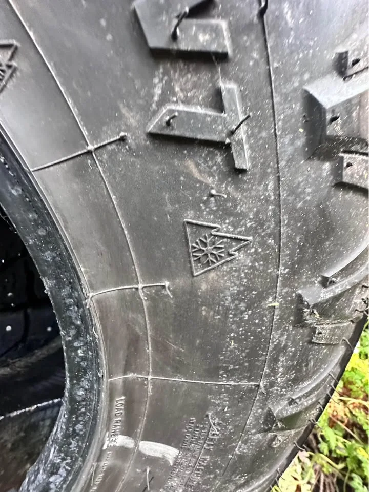 Winter studded tires image indicator(2)