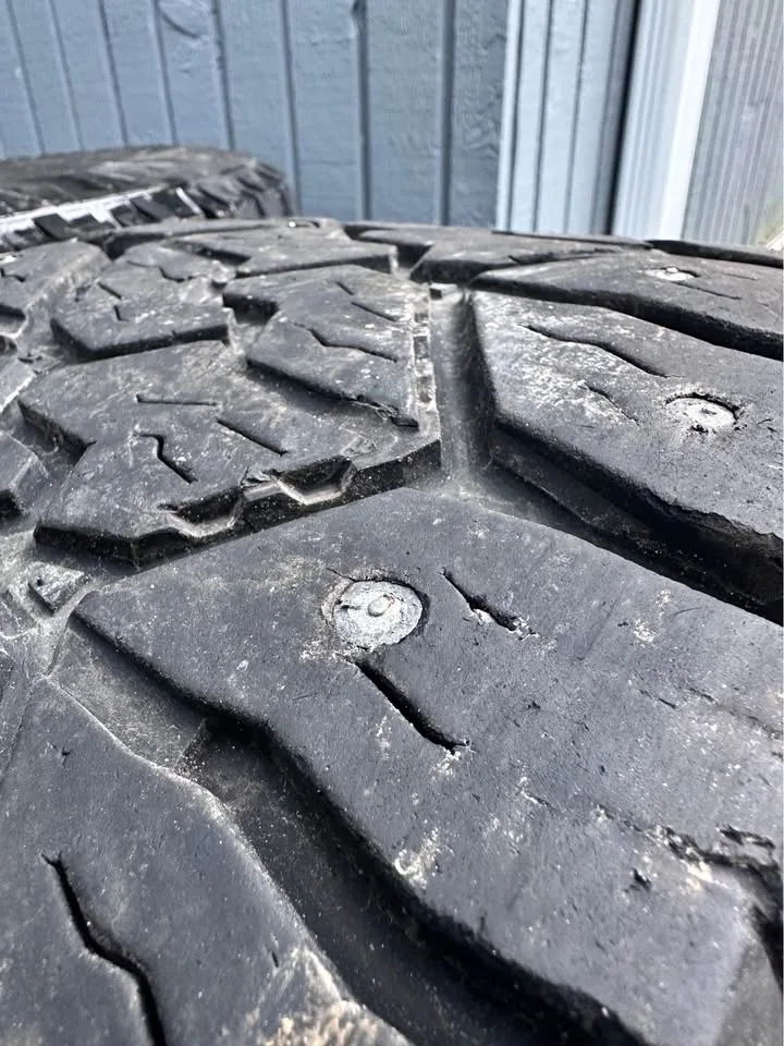 Winter studded tires image indicator(6)