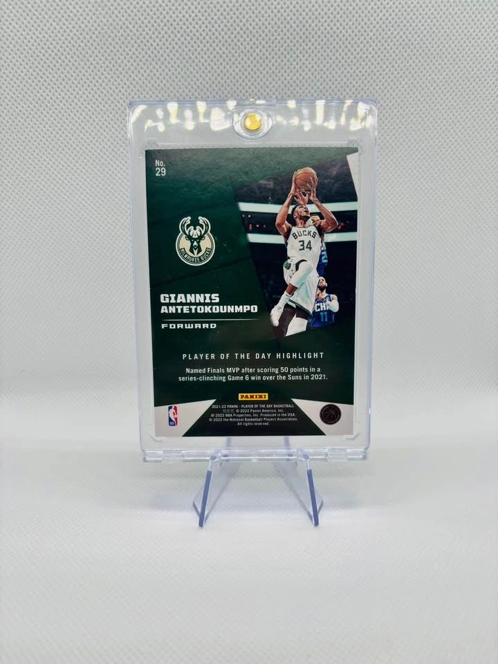 2021-22 Panini Player of the Day Giannis Antetokounmpo /25 - photo 2