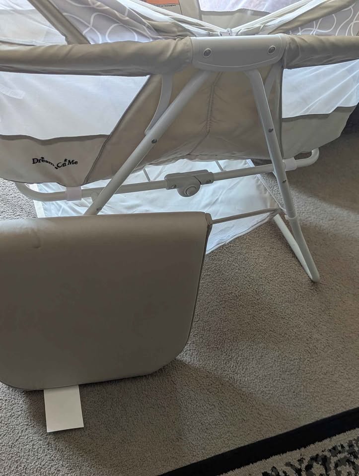 Dream on me, zip up bassinet with sheets - photo 3