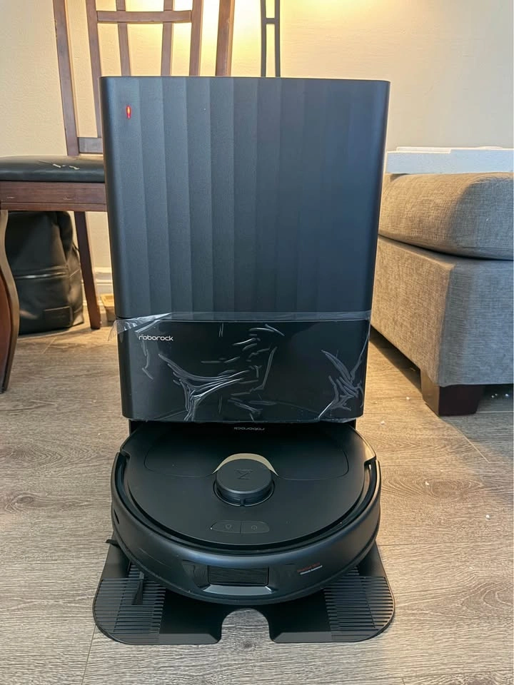 Roborock Q Revo Robot Vacuum & Mop - photo 2