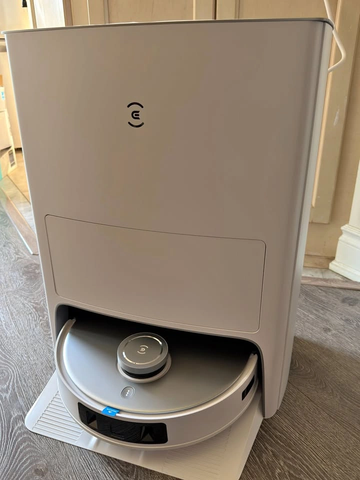 ECOVACS DEEBOT TEO OMNI FLOOR CLEANING ROBOT