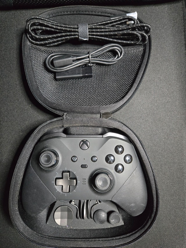 Xbox Elite Wireless Controller Series 2 - photo 2
