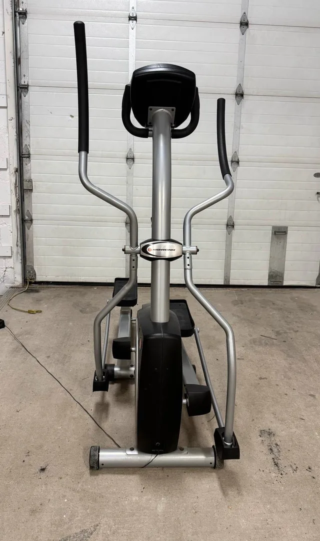 Schwinn 418 Elliptical Trainer thumbnail