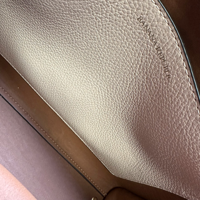 Banana Republic Genuine Leather Tote Bag (brand new) - photo 3