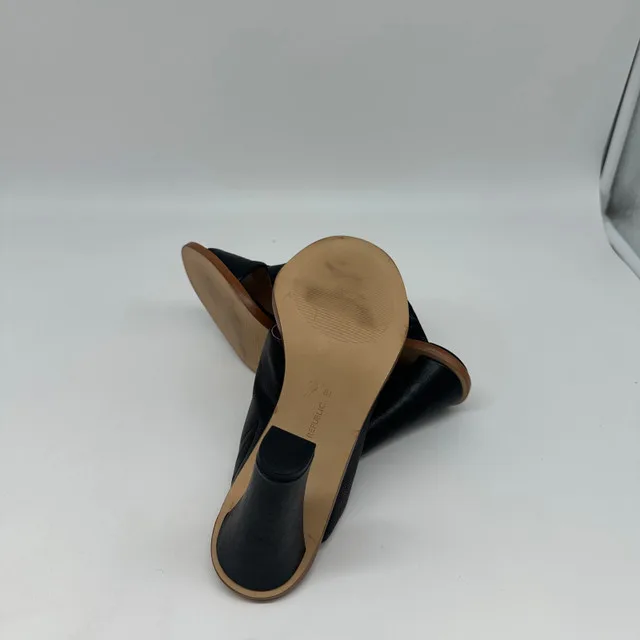 Banana Republic Leather Heeled Mules - Size 8 image indicator(3)