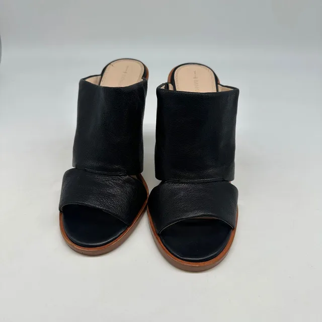 Banana Republic Leather Heeled Mules - Size 8 image indicator(4)