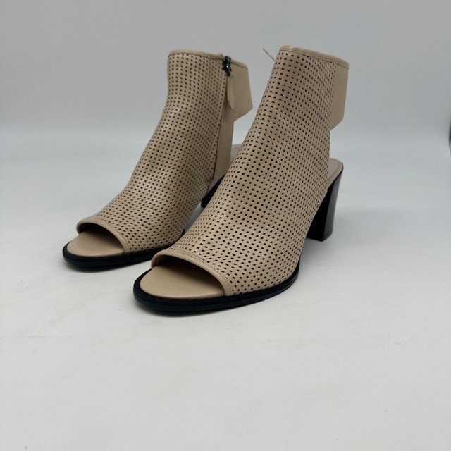 Kenneth Cole Women’s Beige Peep Toe Booties – Size9