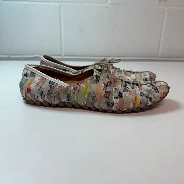 Volks Walkers Women’s Comfort Lace-Up Flats thumbnail