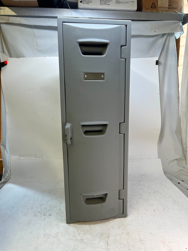 Remcon Plastic 1 Door Security Storage Locker 2 Coat Hooks