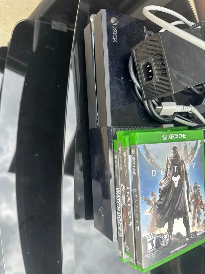 Xbox one without controller, and games - photo 2