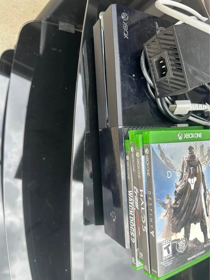 Xbox one without controller, and games - photo 3