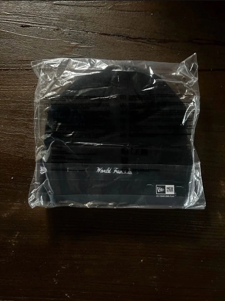 Supreme beanies selling in bulk - photo 4