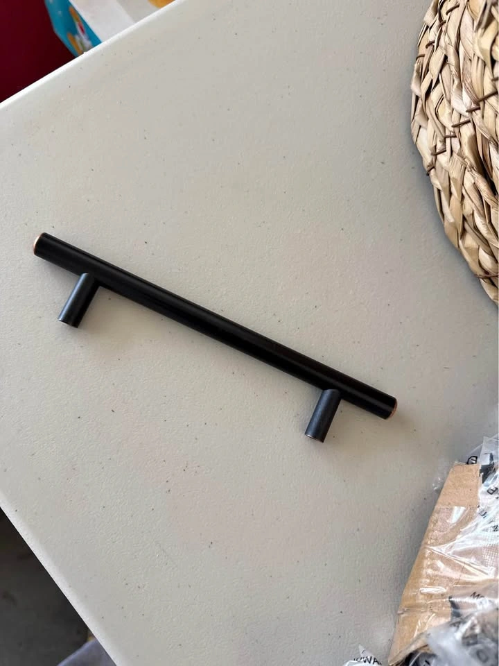 Cabinet handles