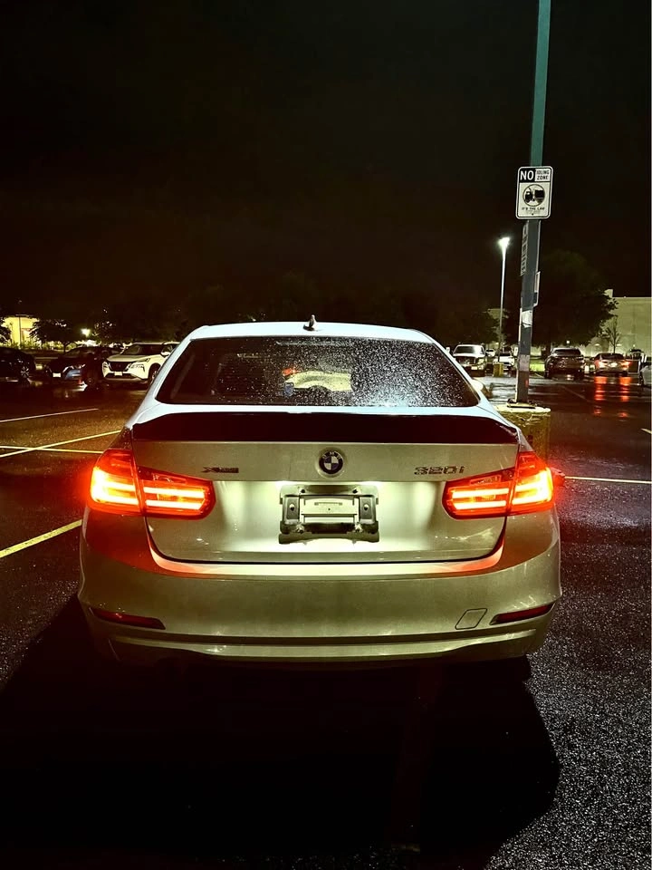 2013 BMW 3 Series · 320i xDrive Sedan 4D - photo 2