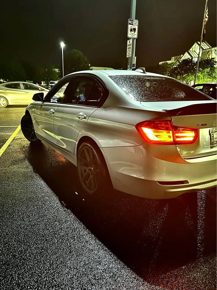 2013 BMW 3 Series · 320i xDrive Sedan 4D - photo 3