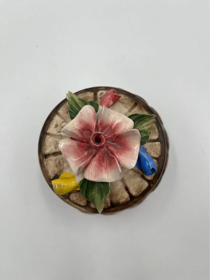 Vintage Capodimonte Trinket Box - photo 2