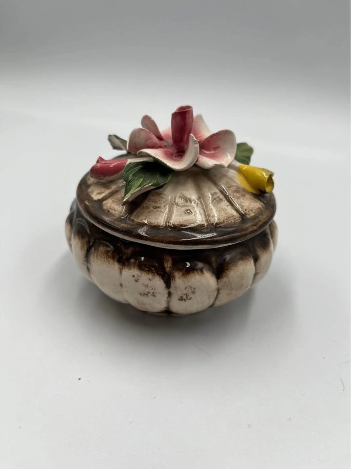Vintage Capodimonte Trinket Box - photo 3