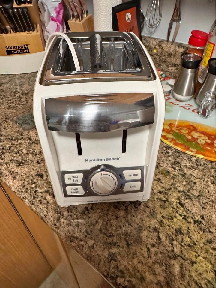 Hamilton Beach 2 slice toaster