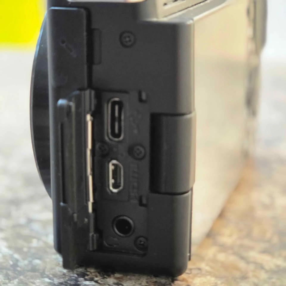 Sony ZV E10 (Purchased in 2024 new.) NO Lense Camera Only. - photo 5