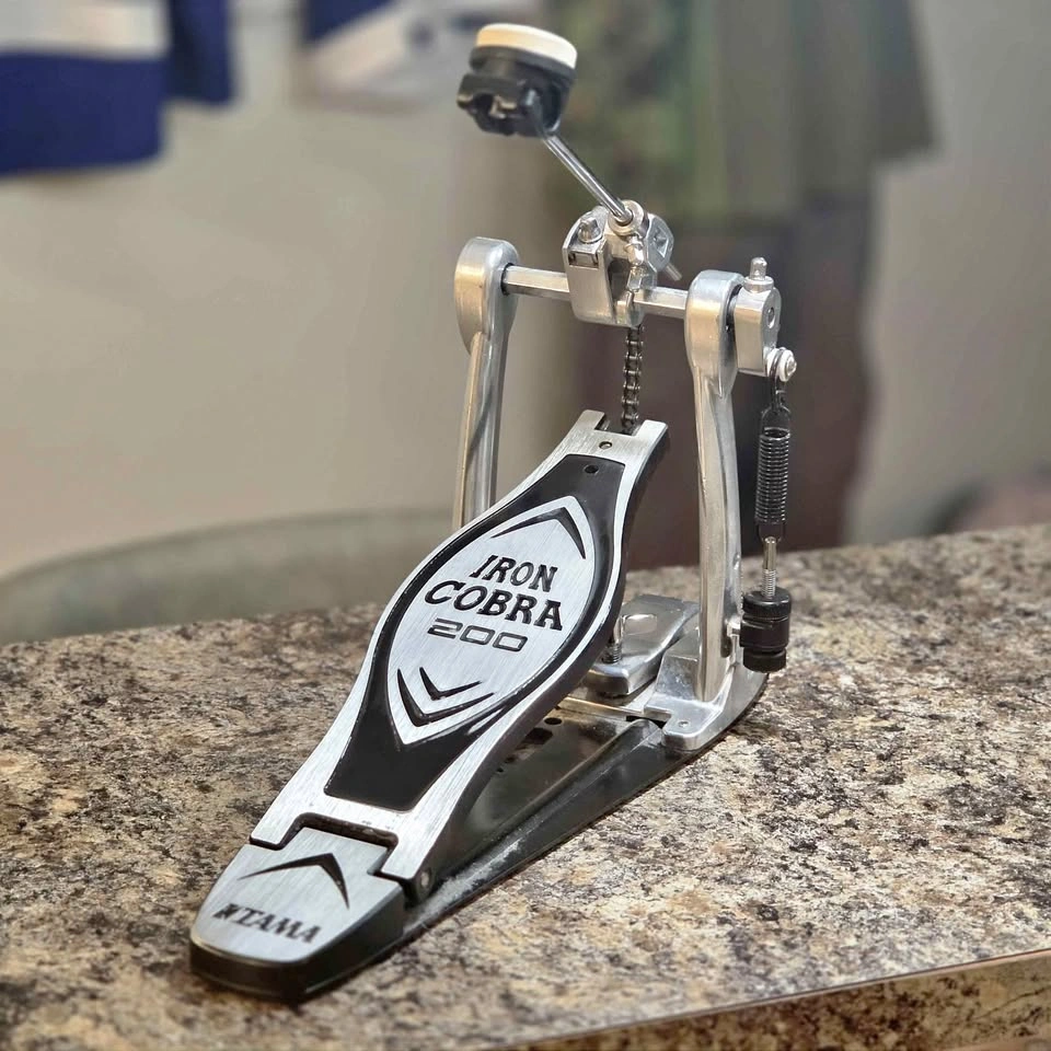 Single Bass Drum Pedal - Iron Cobra 200 - Like New