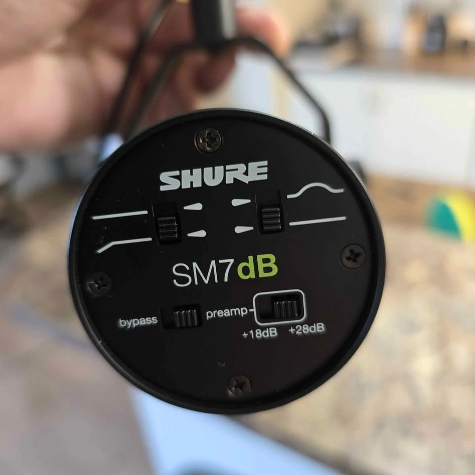 Shure SM7dB Dynamic Studio Microphone with Built-in Preamp - photo 2