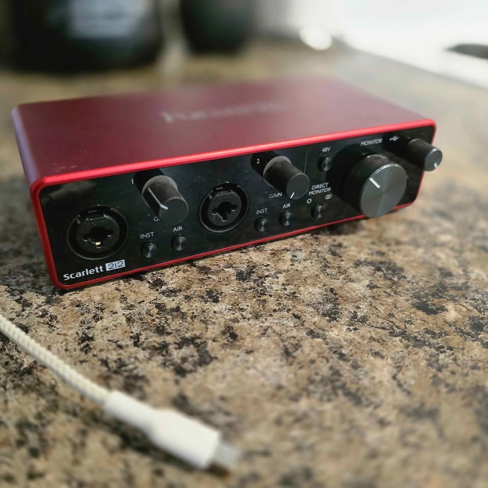 Focusrite 2i2 3rd Gen 2 channel Interface - USB C - Used Like Ne - photo 4
