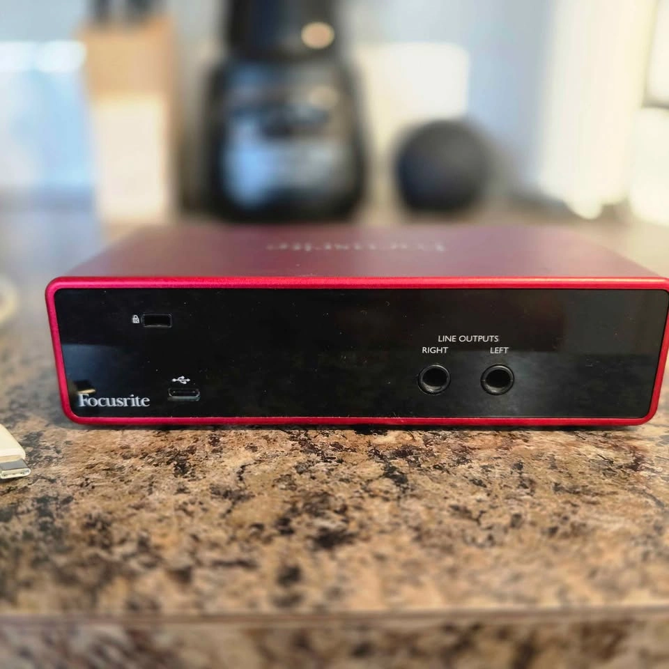 Focusrite 2i2 3rd Gen 2 channel Interface - USB C - Used Like Ne - photo 5