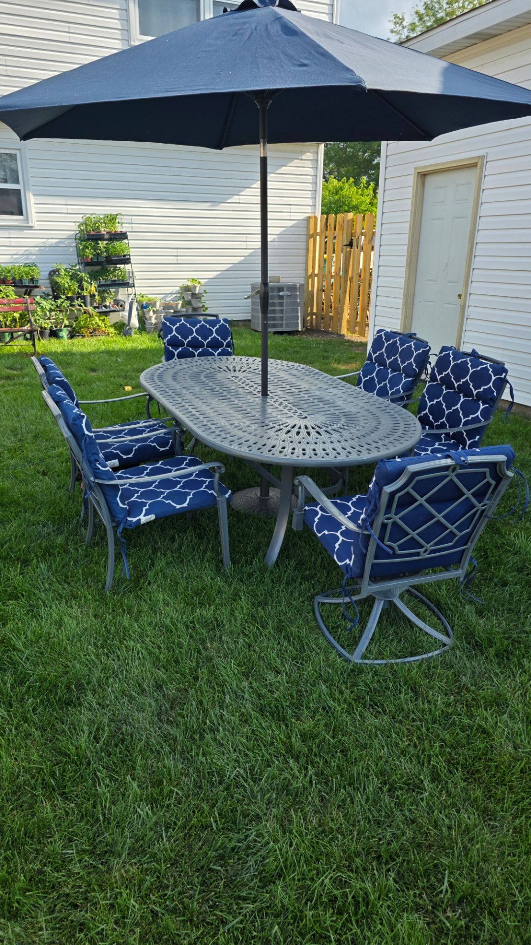 Patio table and chairs - photo 3