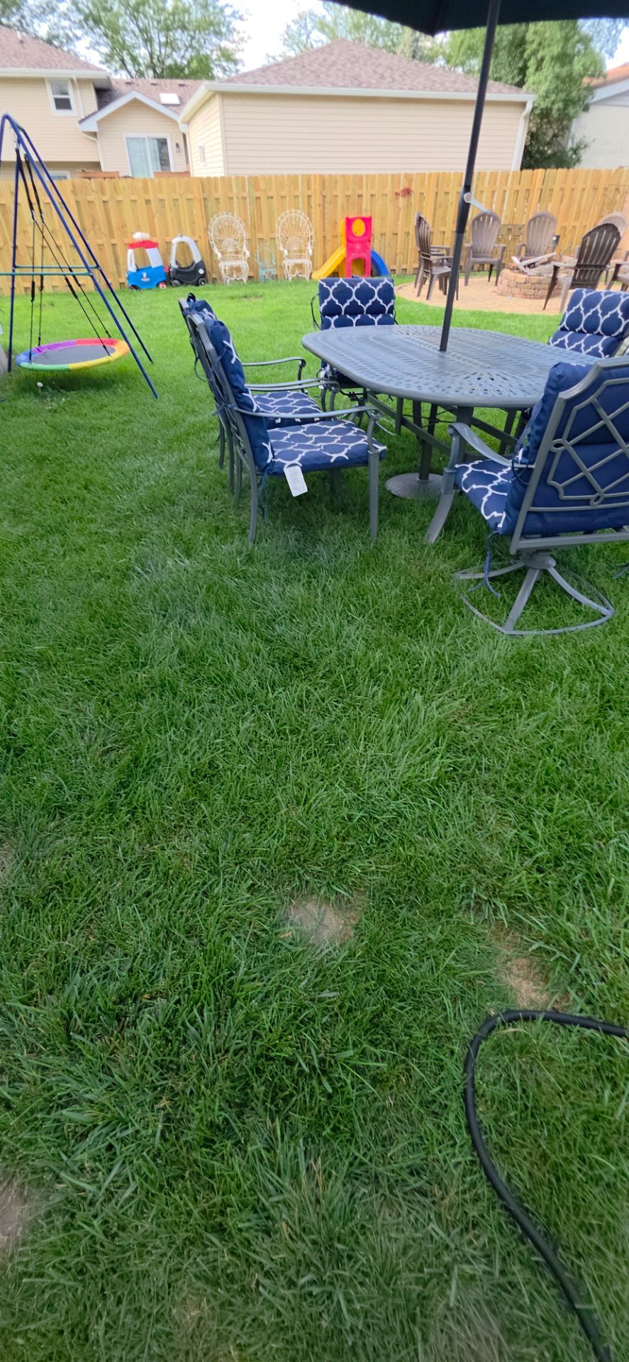 Patio table and chairs - photo 4