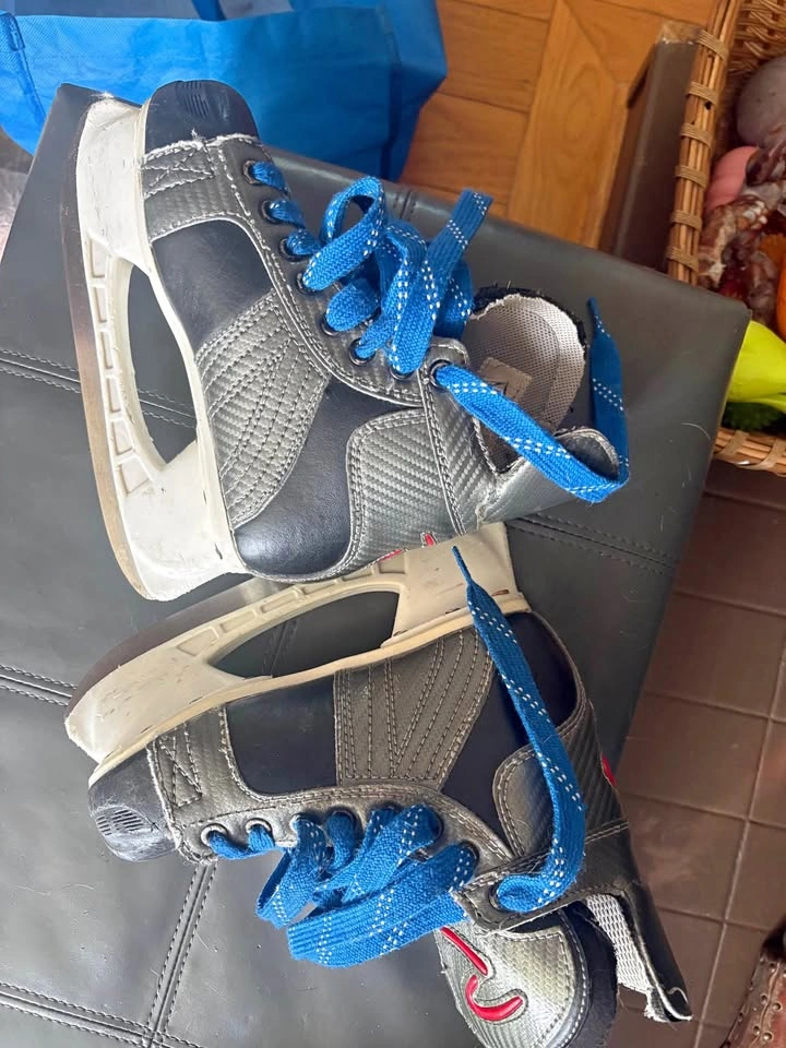 Rebellion hockey skates