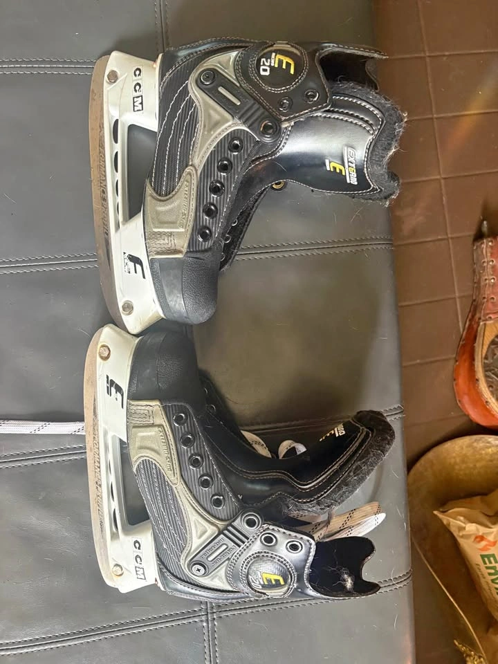 CCM kids skates - EXTERNO “E20” - high performance - size 2