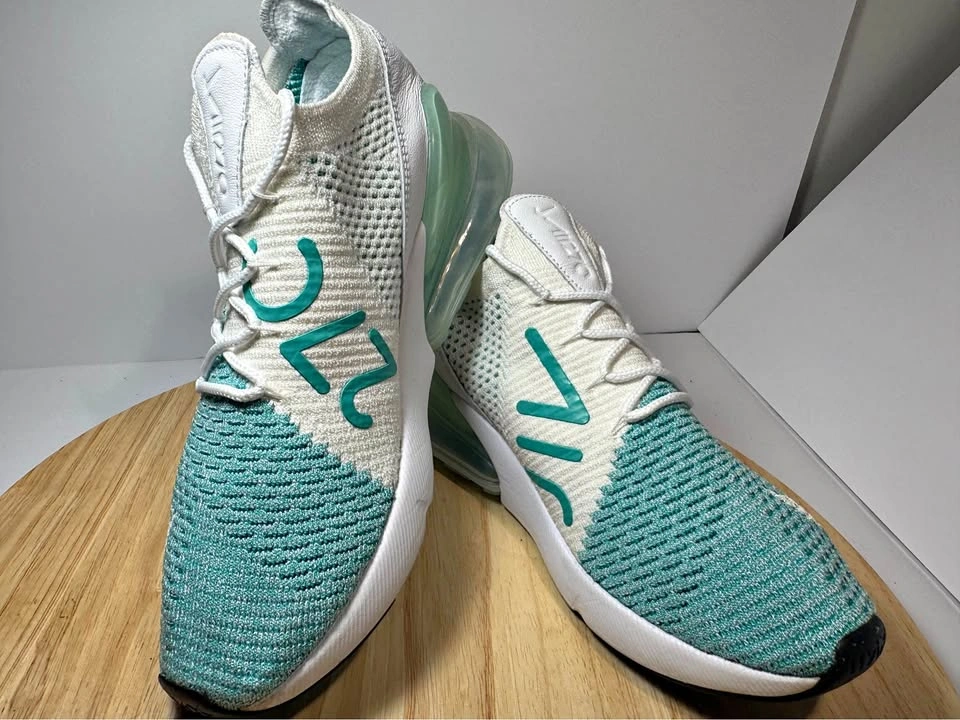 Nike Air Max 270 Flyknit Igloo Size 7 - Like New