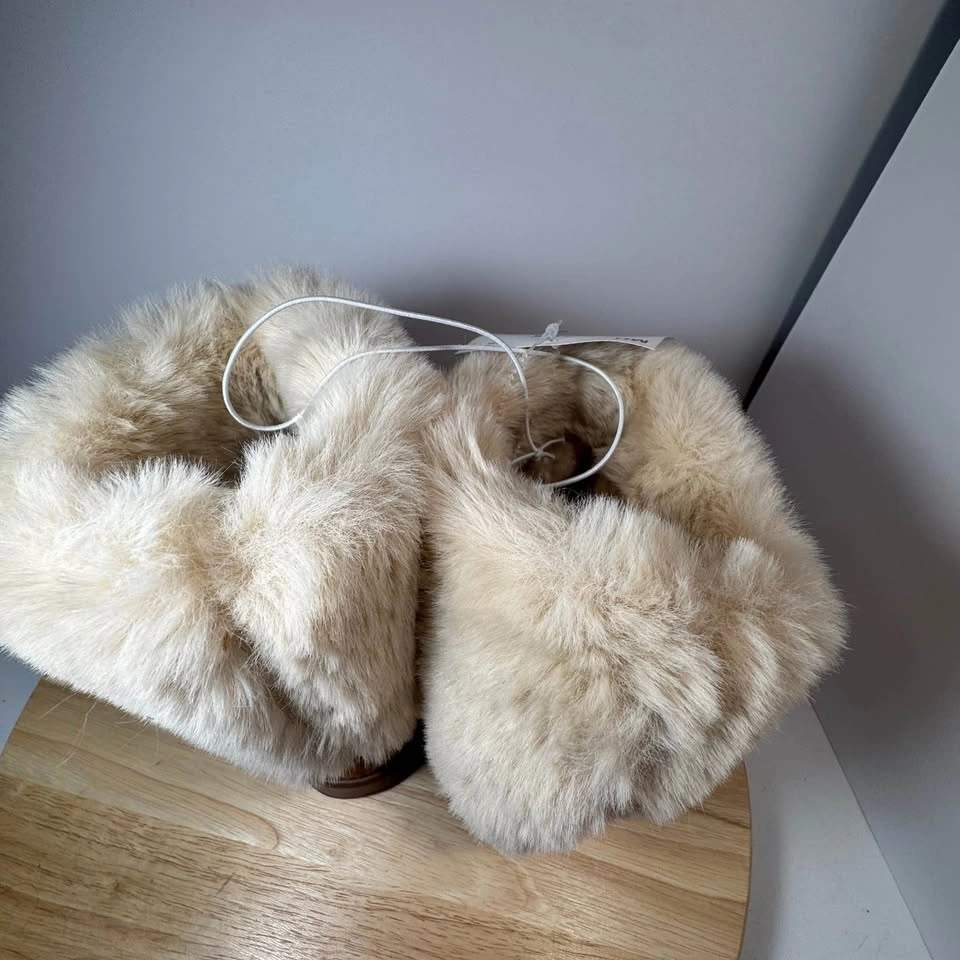 GBG Los Angeles Aleya Faux Fur Winter Boots - New With Tags - photo 3