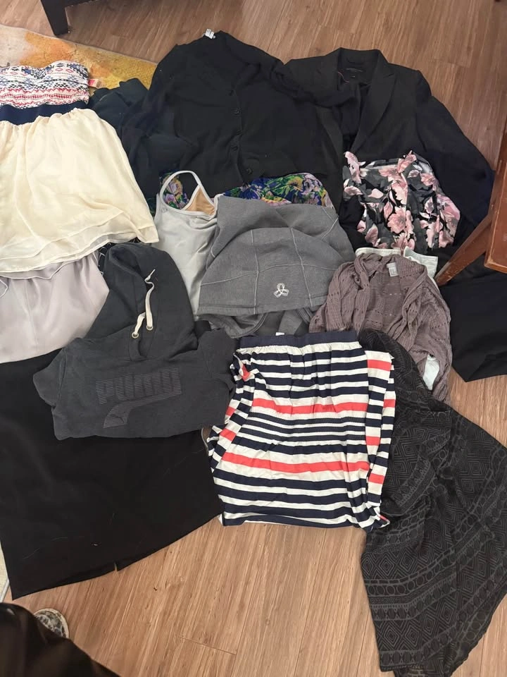 Woman’s size small- medium clothes lot - photo 2