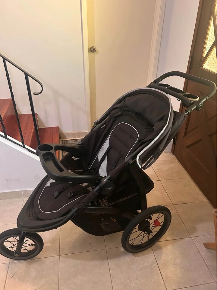 Graco jogging stroller and infant car seat travel system - photo 3