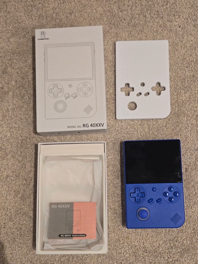 Anbernic RG40XXV Handheld Game Console
