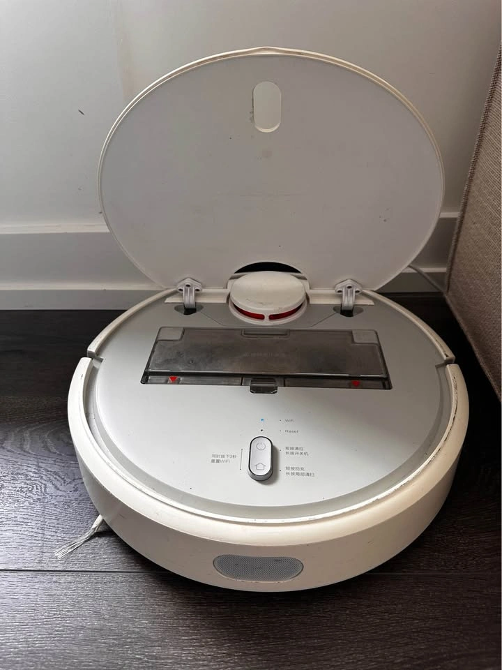 Xiaomi Mi Robot Vacuum (1st Gen) + Spare Parts – Fair Condition - photo 2