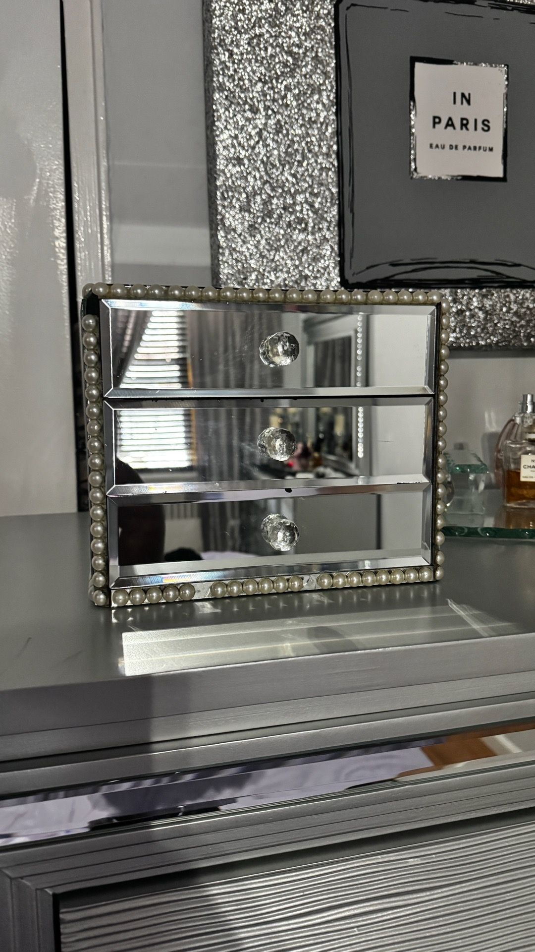 Jewelry box