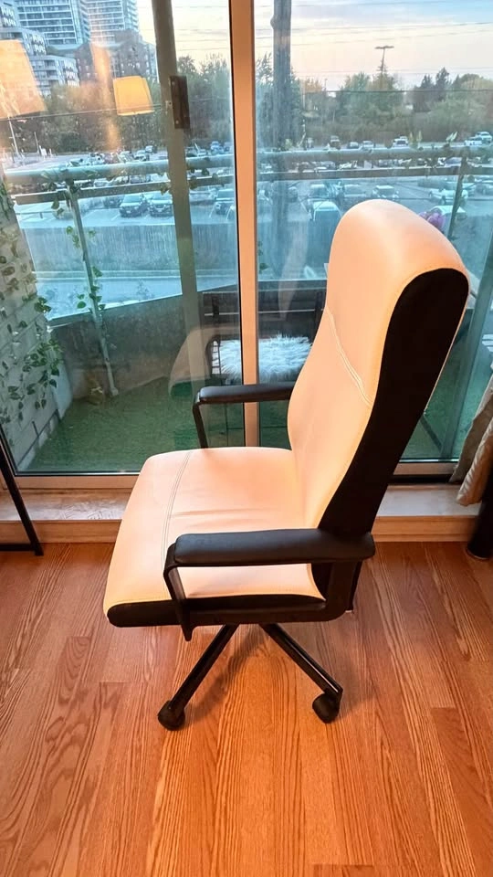 High-Back White and Black Office Chair - photo 5