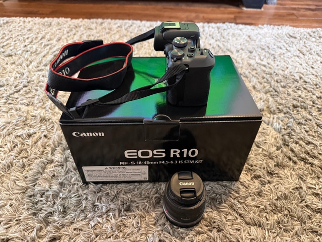Canon R10 body with RF-S 18 to 45 kit lens - photo 2